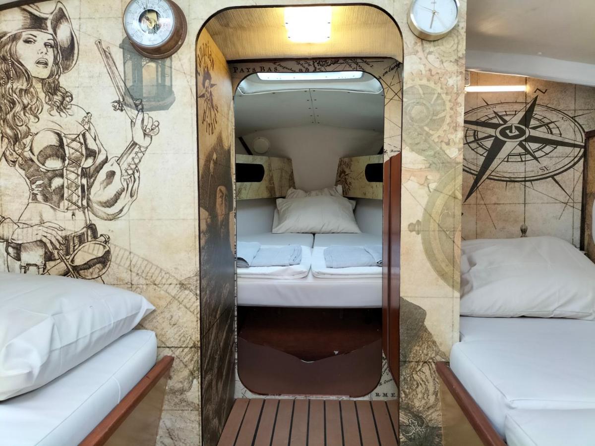 Canarian Pirat Bateau-hôtel Arrecife (Lanzarote)